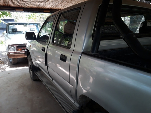 Imagen 3 de 4 de Toyota Hilux 3.0 D/cab 4x4 D Dx 2001
