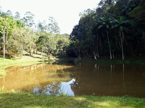 Imagem 3 de 10 de Sítio Com Lagos Cheios De Peixes Piscina Campo De Futebol Ótima Localização