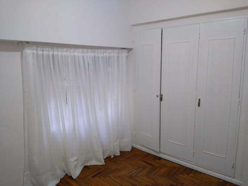 Imagen 18 de 29 de 3 Ambientes Oportunidad Sobre Av Alberdi Al 5900 En Pleno Centro Comercial Tomo Propiedad De Menor Valor En Caba En Parte De Pago. Sin Comisión Inmobiliaria. Primer Piso. Impecable. Bajas Expensas .