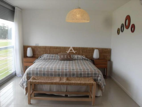 Venta Casa - 3 Dormitorios Rincón Del Indio, Con Servicios- Ref: 202