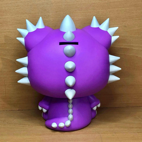 Alcancía Monogram Hello Kitty Kaiju Hello Kitty Kaiju De Pvc Color Morado