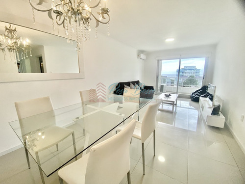 Apartamento En Playa Brava, Punta Del Este.