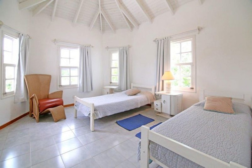 Casa De 5 Dormitorios En La Barra