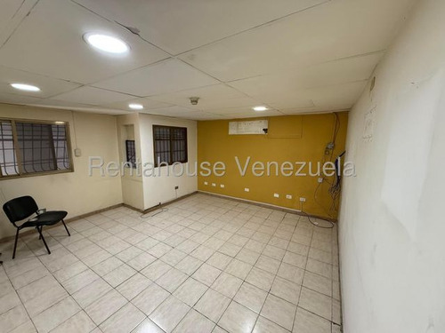 En Venta Galpón Local Con Gran Potencial Pará Cualquier Actividad Comercial Que Deseé. Fabiola. Mls #25-22833.
