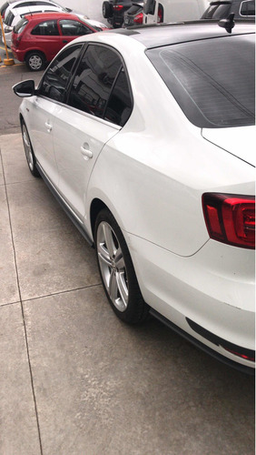 Imagen 3 de 7 de Volkswagen Vento 2.0 Tsi Gli 211cv App Connect + Nav 2017