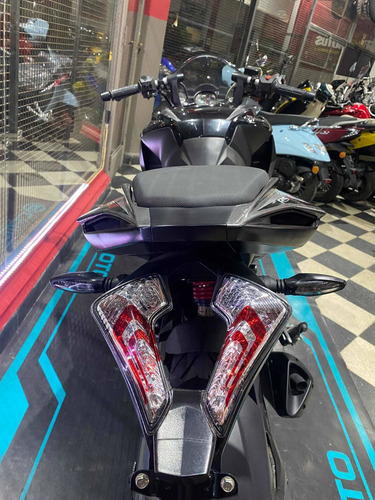 Imagen 6 de 16 de Bajaj Rs 200