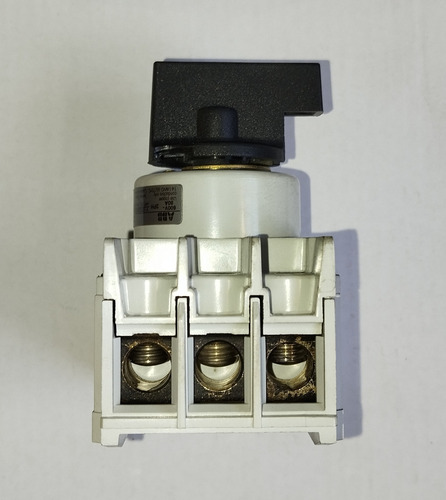 Switch Interruptor 3 Polos Abb Oetl-nf60 220vlts (Usado)