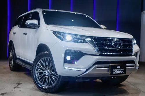Toyota Fortuner Srv 2.4cc Diesel Aut.sec 4x2 2023 569