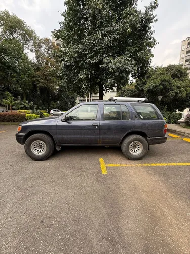 Nissan Pathfinder Std