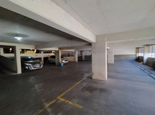 Cochera En Venta En Barrio Norte Seguridad 24 Hs