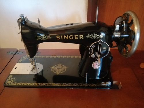 Maquina De Coser Singer Negrita , Electrica Y Con Pedal