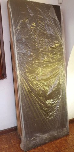 Puertas De Madera Marron Entamborada De Primera