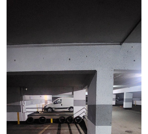 Estacionamiento -3 De Avda Vitacura 5093