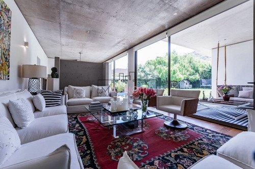 Casa En Venta De 7 Dorm. En Lo Barnechea