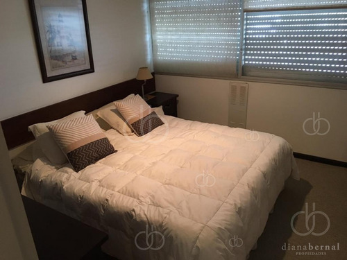Imagen 11 de 14 de Punta Del Este, Departamento Con La Mejor Vista Al Puerto.- Ref: 2711