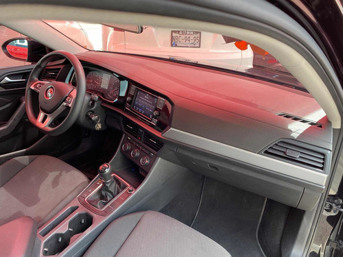 Imagen 8 de 14 de Volkswagen Jetta 2020 2.5 Trendline Mt