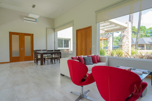 Imagen 5 de 28 de Casa En Venta - 5 Ambientes - Pinamar Norte
