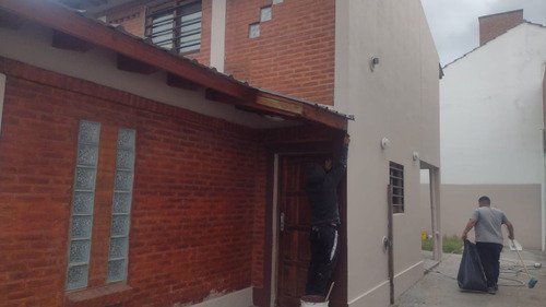 Duplex Al Frente, Con Espacio Guardacoche. Gas Natural.