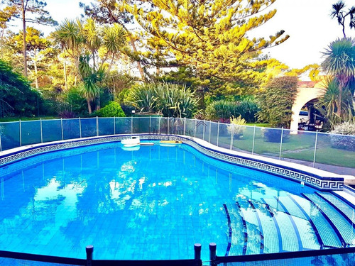 Casa En Venta En Exclusiva Zona De Punta Del Este- Ref: 326