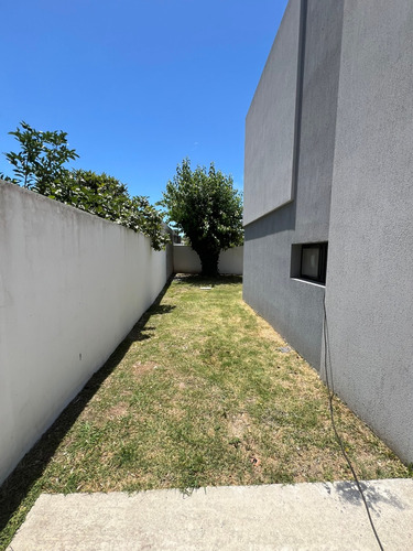 Venta Dúplex Villa Elisa 2 Dormitorios