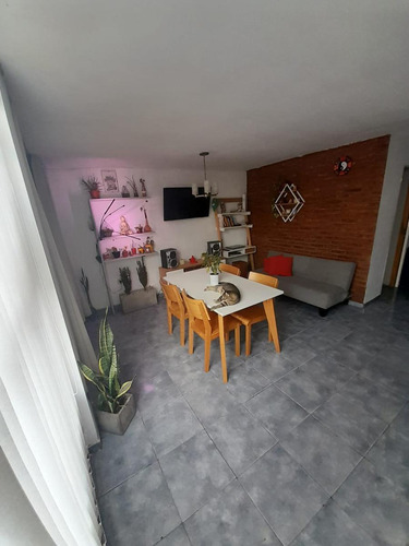 Casa En Venta - 3 Dormitorios 2 Baños - 330 Mts2 - Hurlingham, Buenos Aires