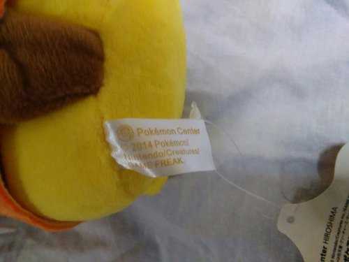 Peluche Pikachu Cosplay Magikarp Pokemon Center