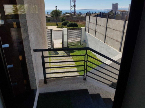Imagen 3 de 17 de I. Holzapfel #044. Casa 3d3b En Lomas De Montemar