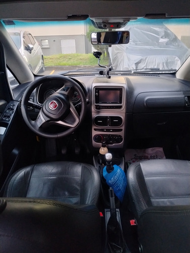 Fiat Idea 1.6 16v Essence Flex 5p