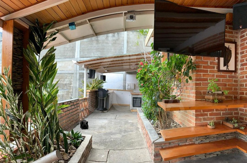 Conjunto Residencial Pedregosa Media