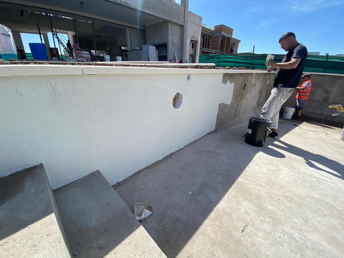 Imagen 2 de 5 de Colocación Revestimiento Piscina Solum Marmolite( Aquavation