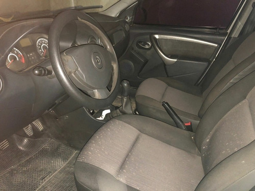 Imagem 5 de 8 de Renault Logan 2012 1.0 16v Expression Hi-flex 4p