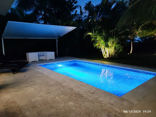 Villa En Playa Nueva Romana Amueblada De 3 Habitaciones Patio Con Matas De Cocos