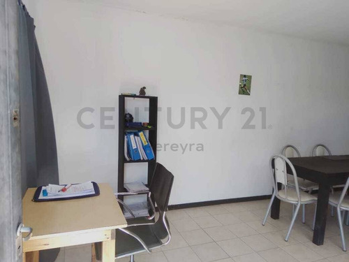 Imagen 2 de 30 de 132 Entre 64 Y 65. Departamento De Dos Dormitorios En Venta, Los Hornos.-