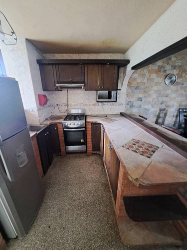 Ventaapartamento Ubicado En Los Teques - Santa Teresa
