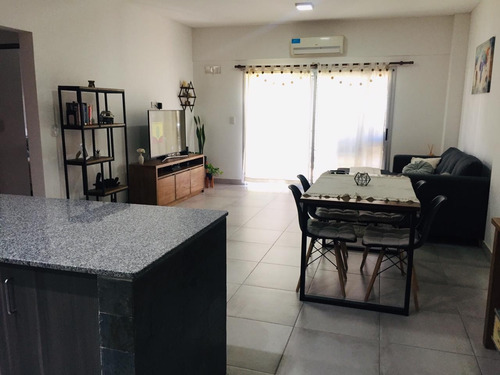 Imagen 7 de 9 de Depto. 2 Ambientes Con Patio Interno Y Cochera Monte Grande