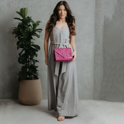 Bolsa feminina baú espaçosa modelo envelope com alça transversal de corrente cor violeta roxo