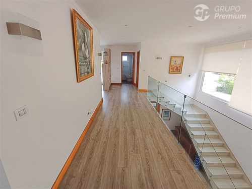 Casa En Venta Av. Bosques De Montemar En Concón