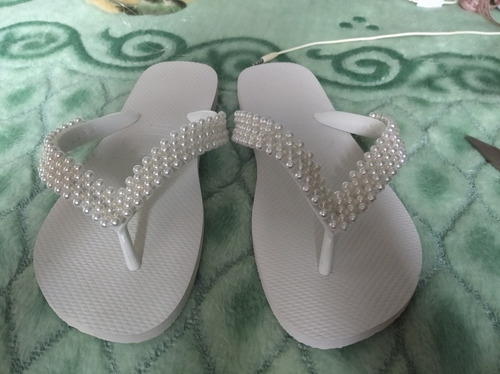 Chinelo Bordado Com Pérolas