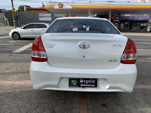 Toyota Etios 1.5 XS 16V FLEX 4P MANUAL