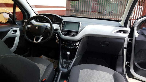 Peugeot 208 Allure Bva