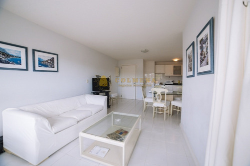 Apartamento En Venta Punta Del Este Dos Dormitorios En Playa Mansa- Ref: 3218