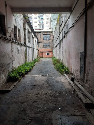 Imagen 17 de 27 de Dueño Directo - 1700 M² - Venezuela 2587 / Galpon - Edificio