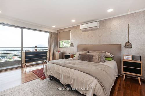 Casa En Arriendo De 5 Dorm. En Las Condes