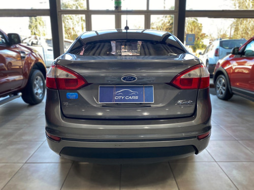 Ford Fiesta Kinetic 1.6 Sedan S 120cv