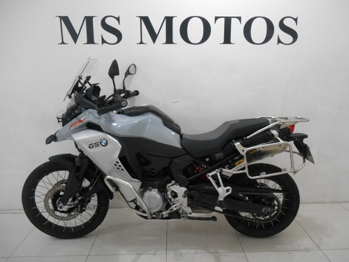 Motos