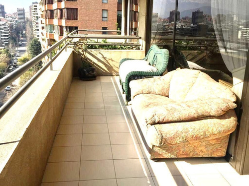 Increíble Y Amplio, Ubicado En Elegante Edificio En Vitacura