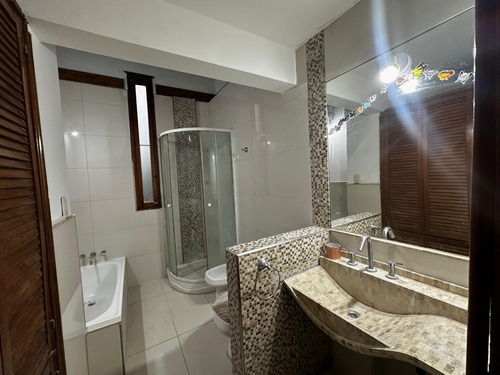 Excelente Chalet En Venta - Barrio Ingles