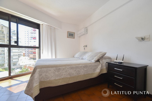 Apartamento En Brava- Ref: 21