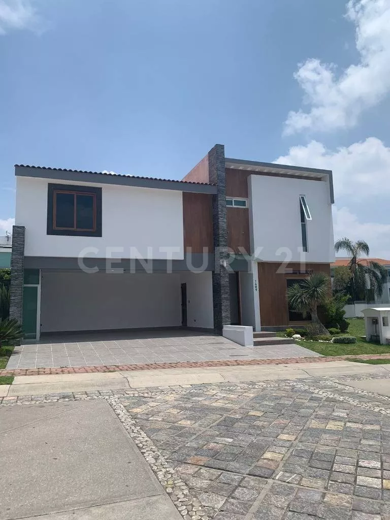 Casa En Venta De 4 Recamaras, La Vista Country Club, San Andres Cholula, Puebla.