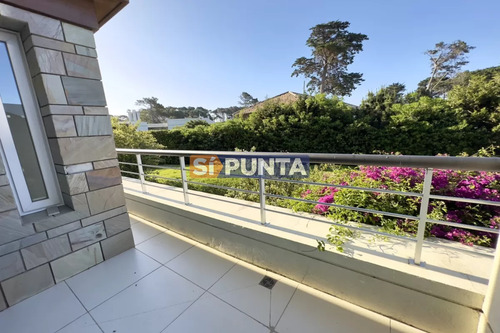 Apartamento En Alquiler De 3 Dormitorios Con Piscina Y Parrillero En Veramansa - Mansa